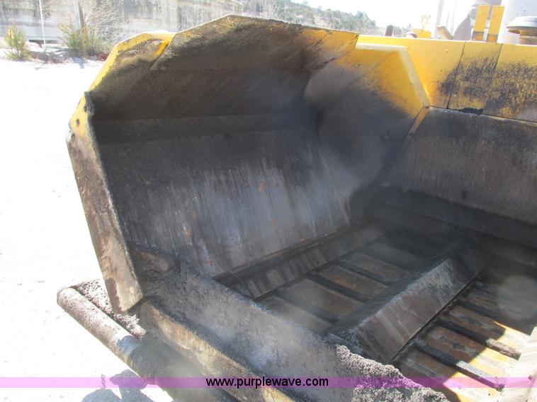 image for item D3288 1993 Blaw-Knox PF410 tracked asphalt paver