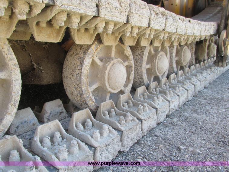 image for item D3288 1993 Blaw-Knox PF410 tracked asphalt paver