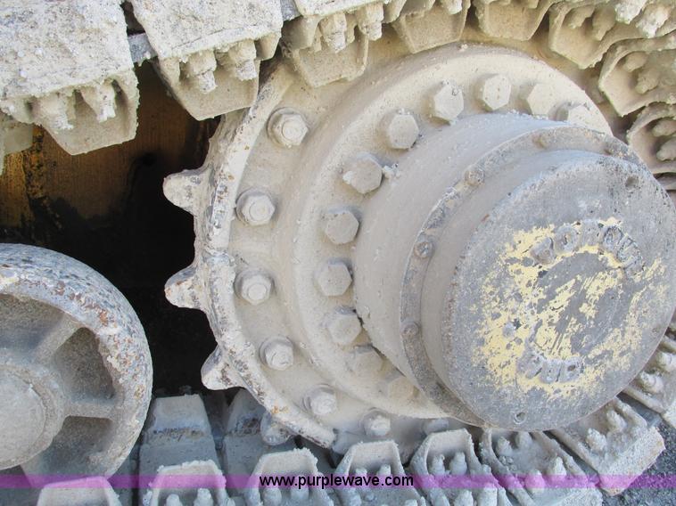 image for item D3288 1993 Blaw-Knox PF410 tracked asphalt paver