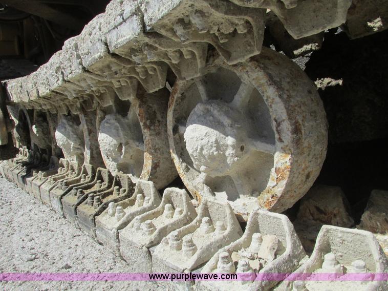 image for item D3288 1993 Blaw-Knox PF410 tracked asphalt paver