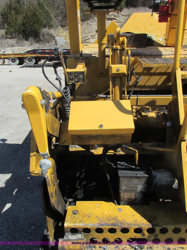 image for item D3288 1993 Blaw-Knox PF410 tracked asphalt paver