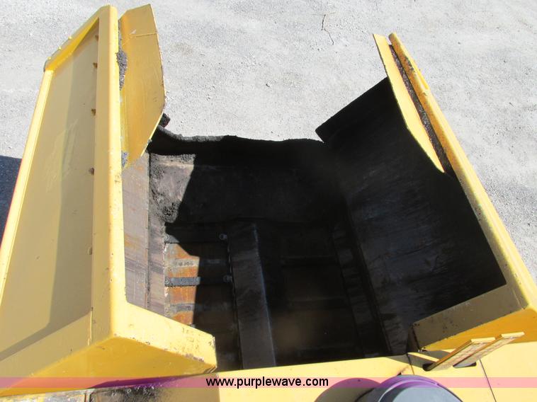 image for item D3288 1993 Blaw-Knox PF410 tracked asphalt paver