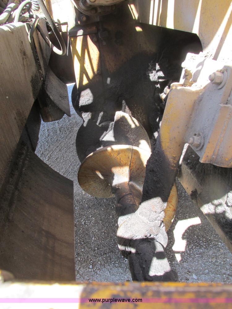 image for item D3288 1993 Blaw-Knox PF410 tracked asphalt paver