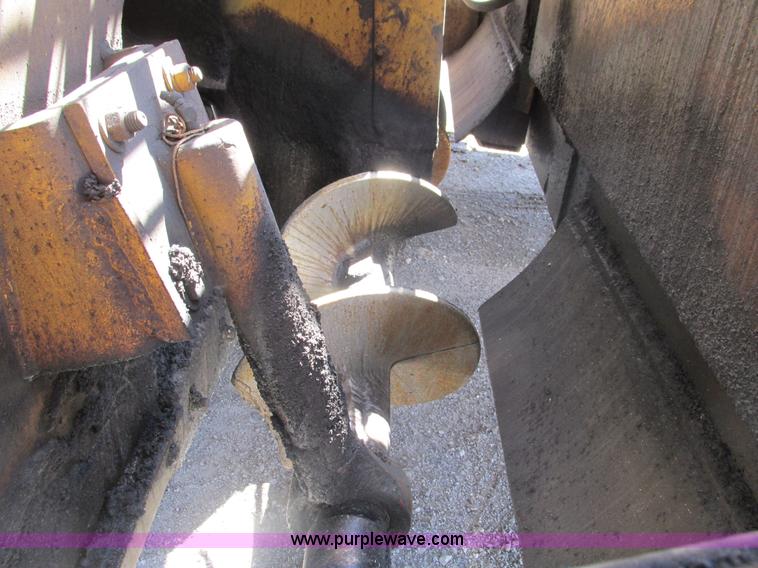 image for item D3288 1993 Blaw-Knox PF410 tracked asphalt paver