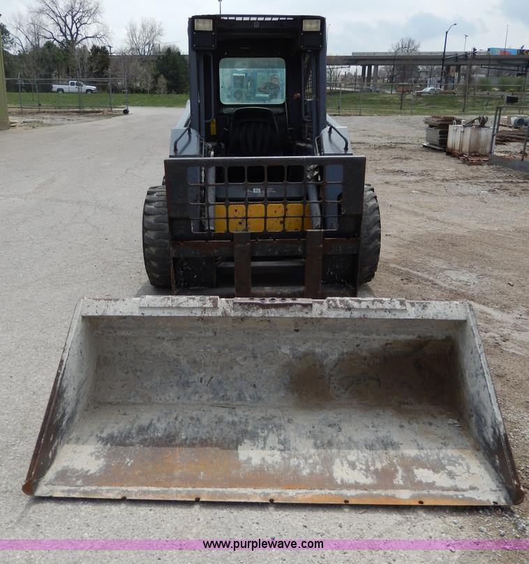 image for item D8012 1999 New Holland LS170 skid steer