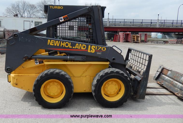 image for item D8012 1999 New Holland LS170 skid steer
