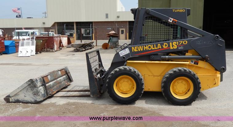 image for item D8012 1999 New Holland LS170 skid steer