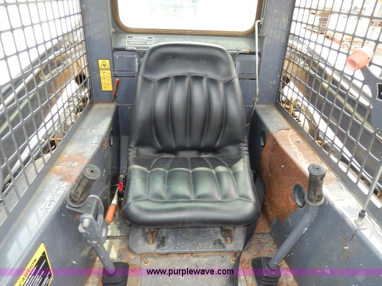 image for item D8012 1999 New Holland LS170 skid steer