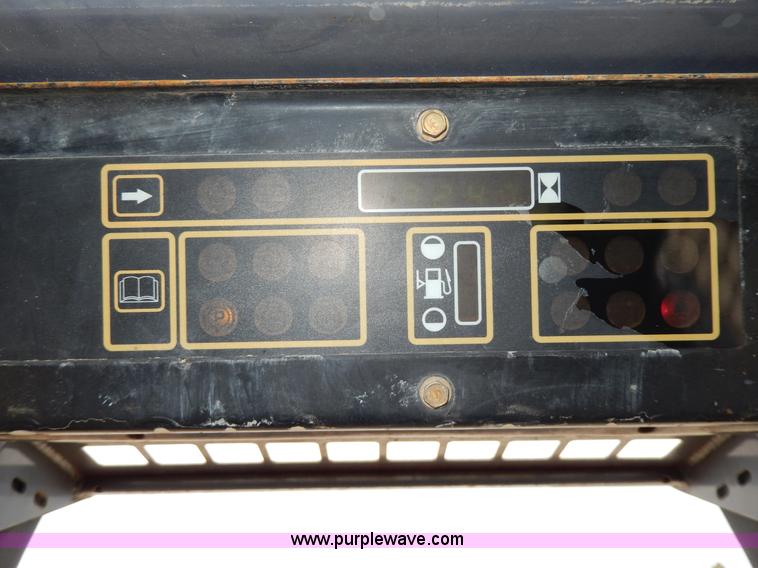 image for item D8012 1999 New Holland LS170 skid steer