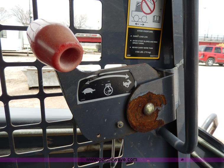 image for item D8012 1999 New Holland LS170 skid steer