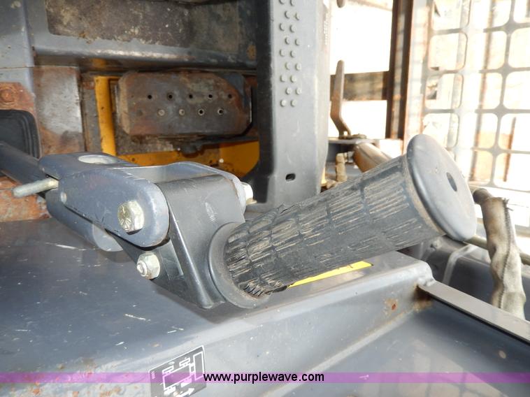 image for item D8012 1999 New Holland LS170 skid steer