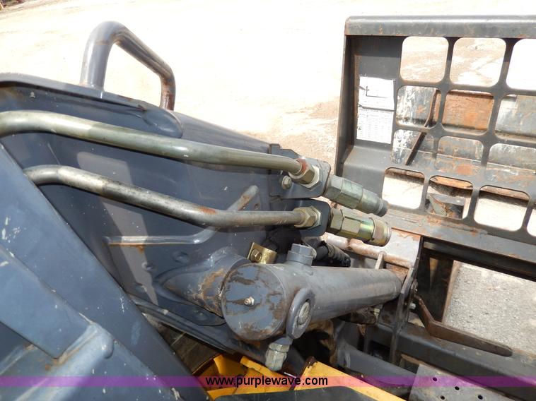 image for item D8012 1999 New Holland LS170 skid steer