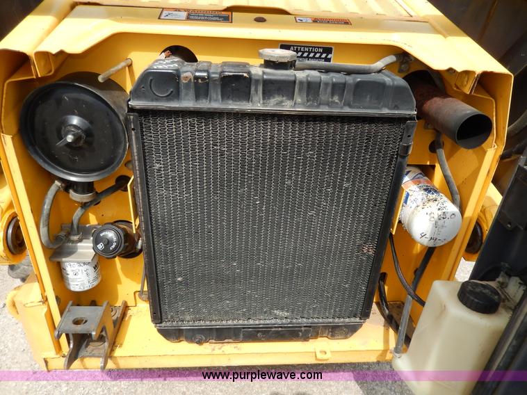 image for item D8012 1999 New Holland LS170 skid steer