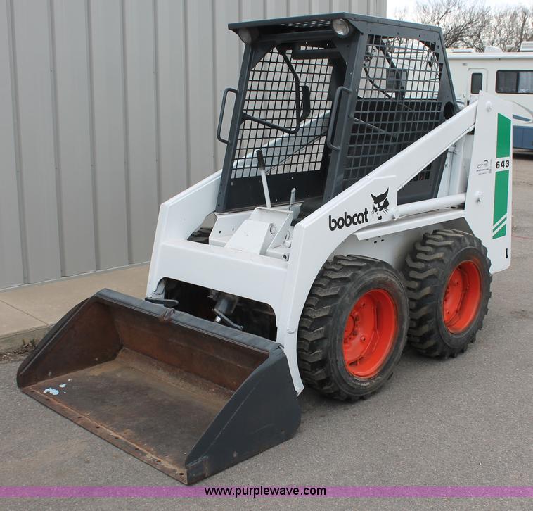 image for item E2998 1982 Bobcat 643 skid steer