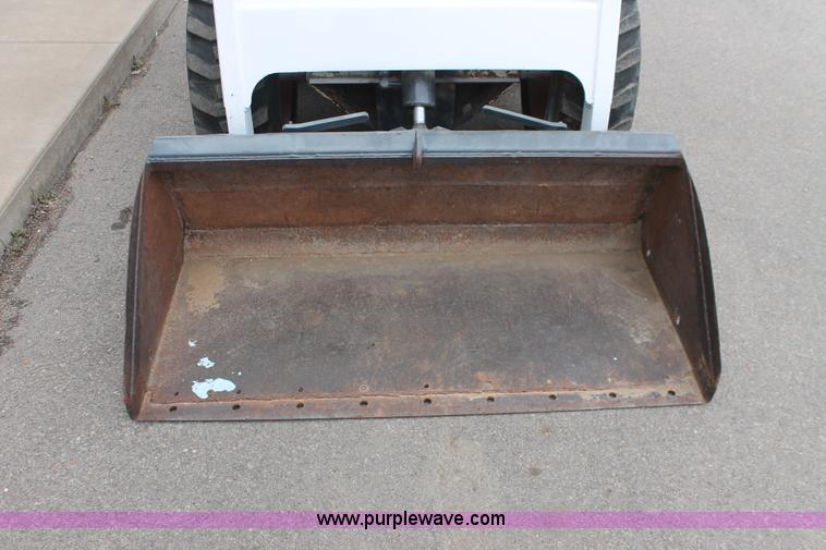 image for item E2998 1982 Bobcat 643 skid steer