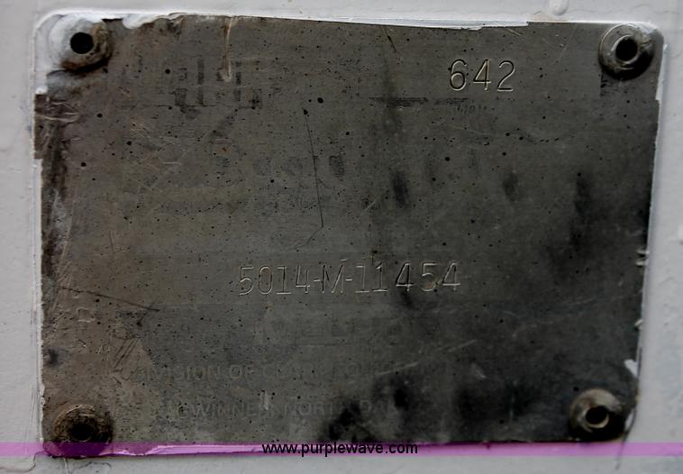 image for item E2998 1982 Bobcat 643 skid steer