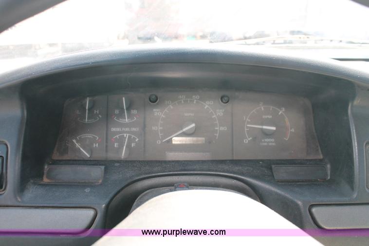 image for item E3000 1994 Ford F350 XL flatbed truck