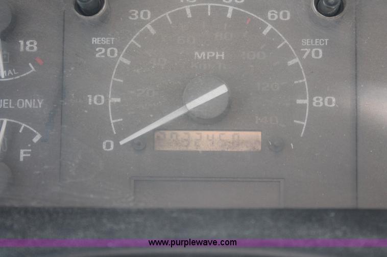 image for item E3000 1994 Ford F350 XL flatbed truck