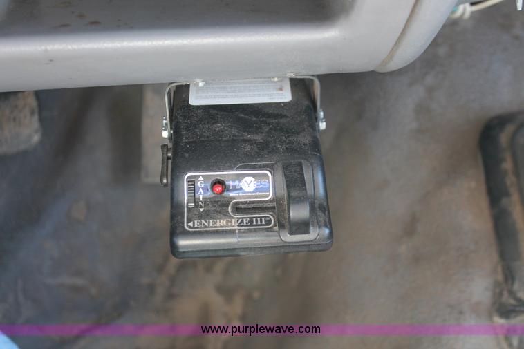 image for item E3000 1994 Ford F350 XL flatbed truck