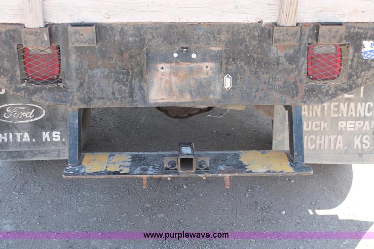 image for item E3000 1994 Ford F350 XL flatbed truck