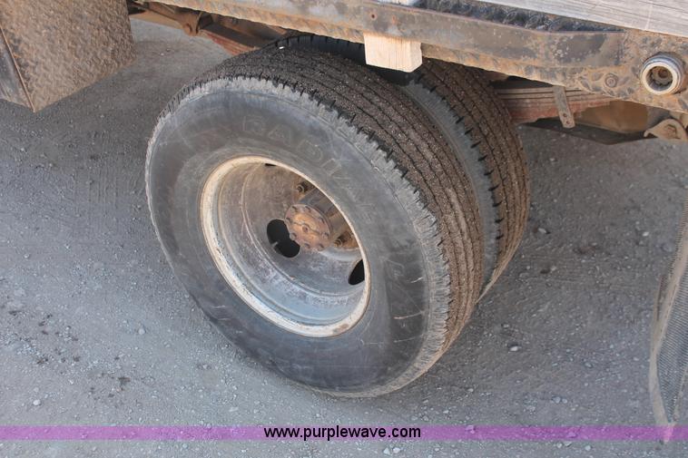 image for item E3000 1994 Ford F350 XL flatbed truck