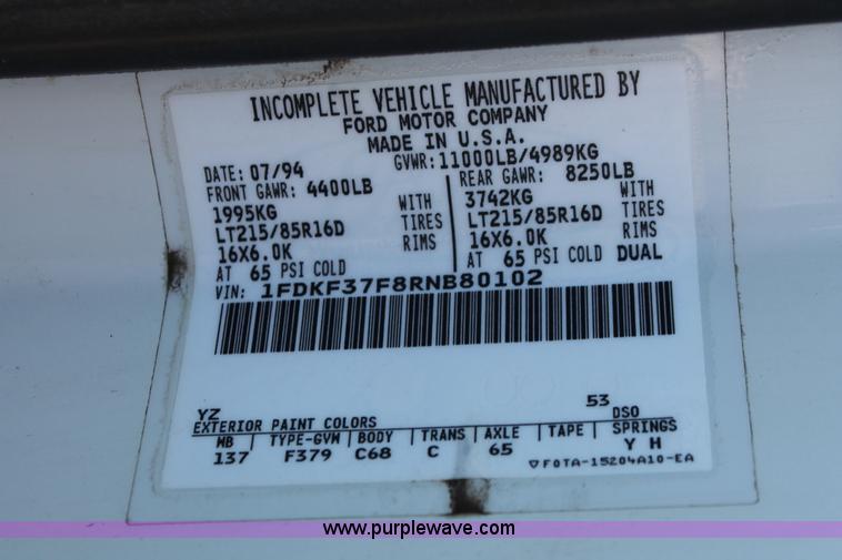 image for item E3000 1994 Ford F350 XL flatbed truck