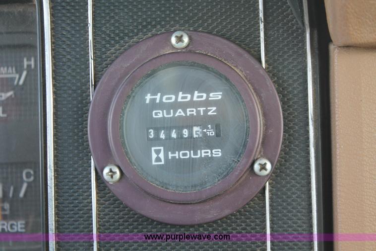 image for item E3244 1989 Ford F800 crane truck