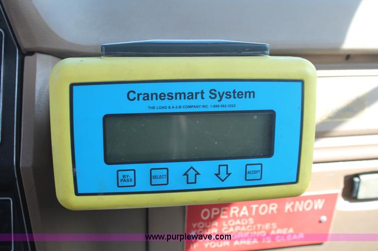 image for item E3244 1989 Ford F800 crane truck