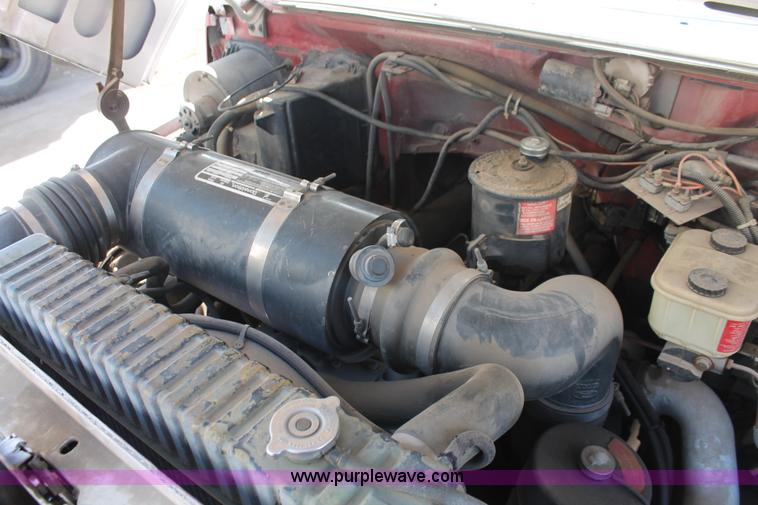 image for item E3244 1989 Ford F800 crane truck