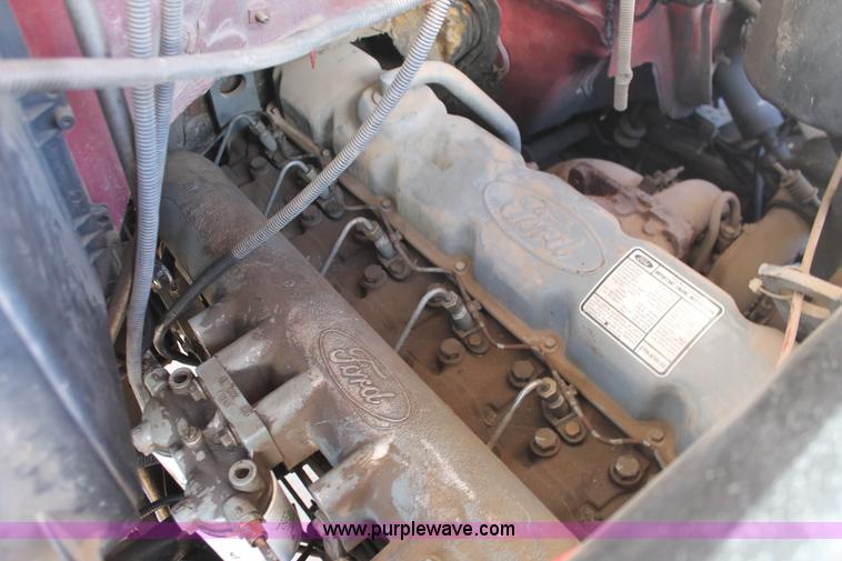 image for item E3244 1989 Ford F800 crane truck