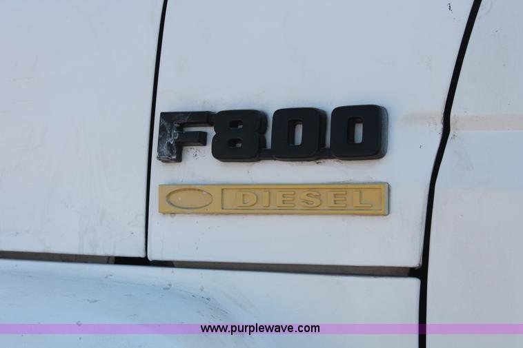 image for item E3244 1989 Ford F800 crane truck