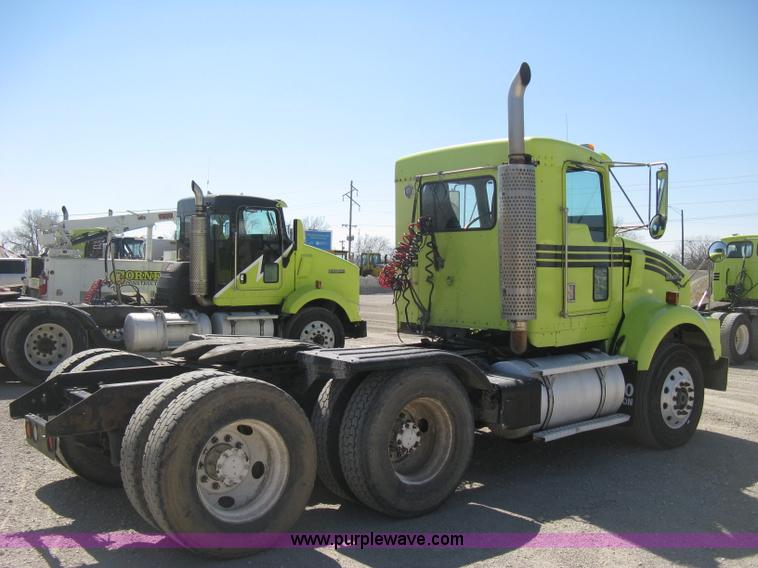 image for item E3300 1997 Kenworth T800 semi truck