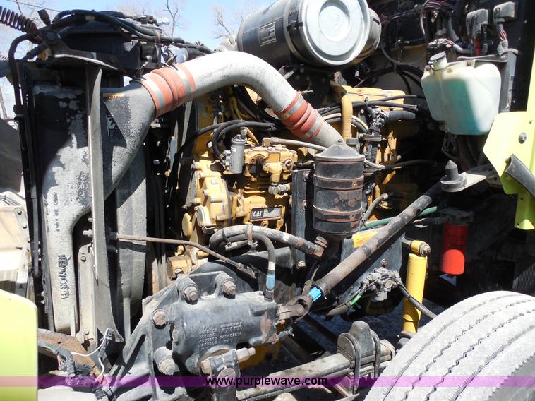 image for item E3300 1997 Kenworth T800 semi truck