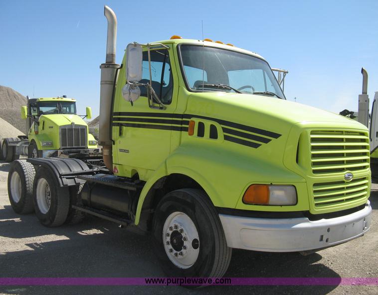 image for item E3301 2000 Sterling LT9513 semi truck