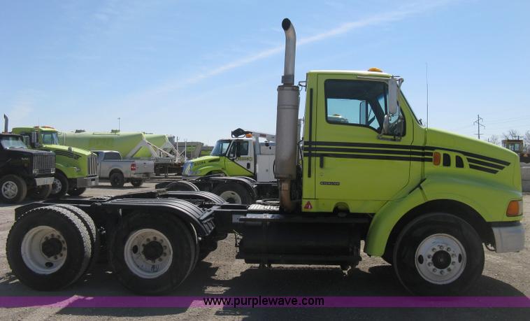 image for item E3301 2000 Sterling LT9513 semi truck