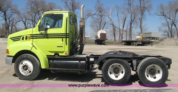 image for item E3301 2000 Sterling LT9513 semi truck
