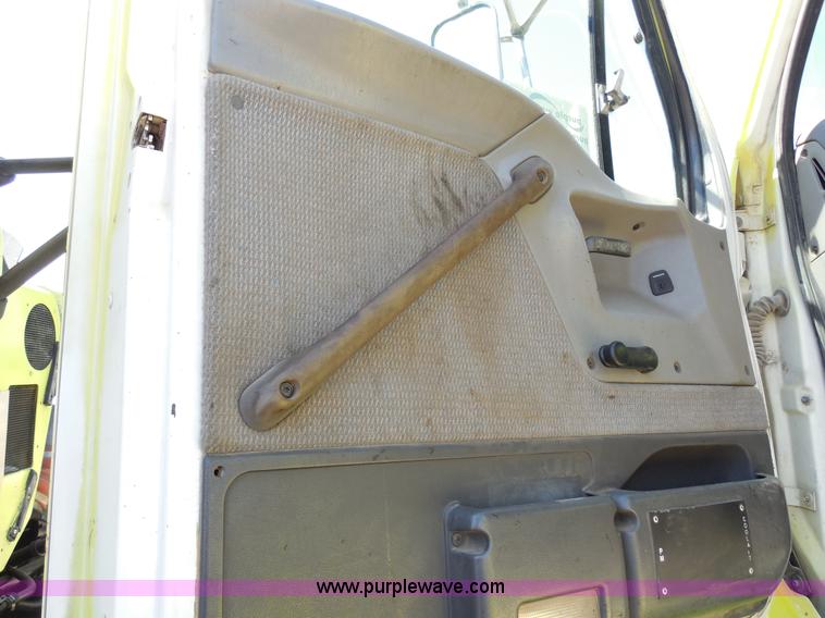 image for item E3301 2000 Sterling LT9513 semi truck