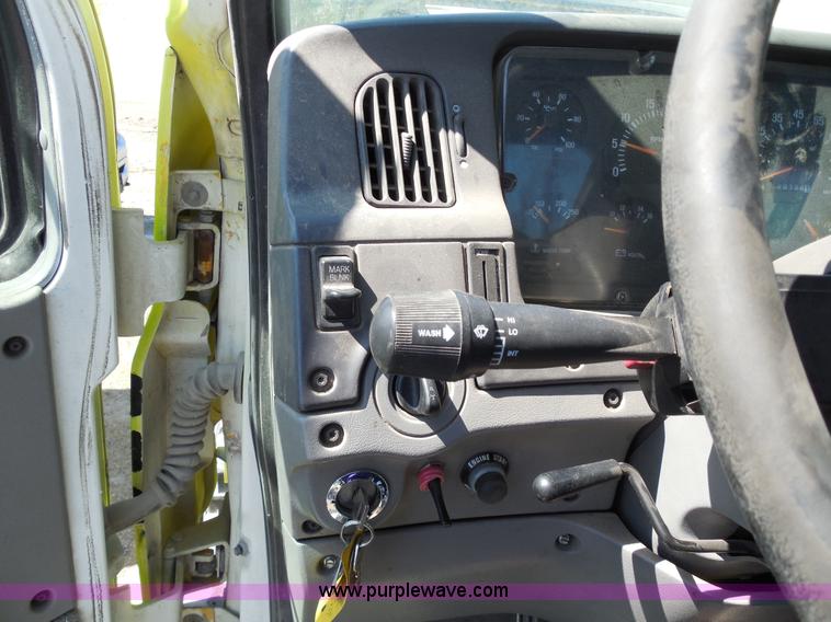 image for item E3301 2000 Sterling LT9513 semi truck