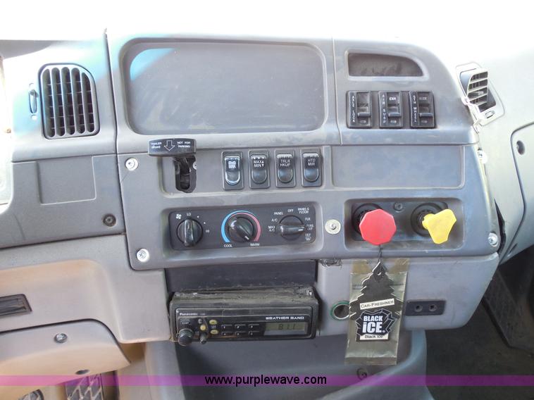 image for item E3301 2000 Sterling LT9513 semi truck