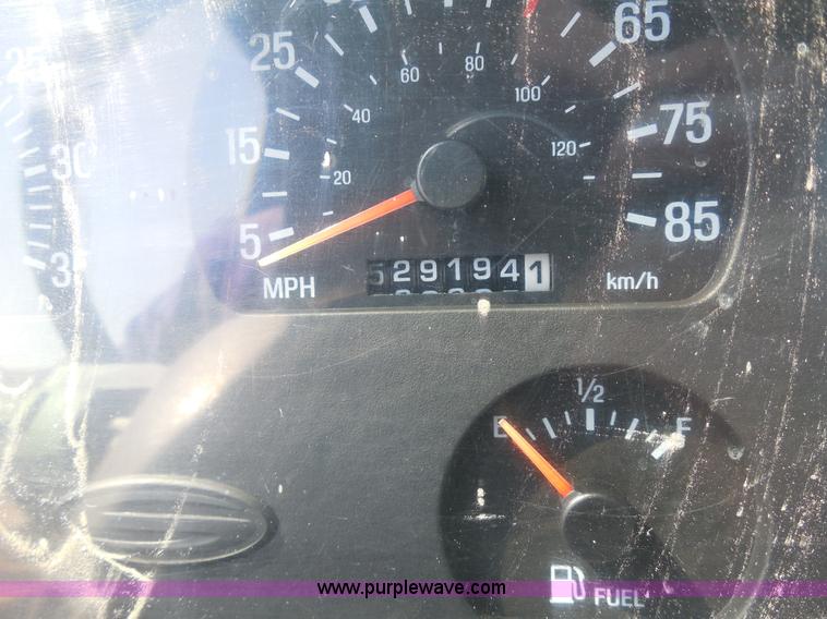 image for item E3301 2000 Sterling LT9513 semi truck