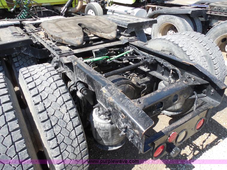 image for item E3301 2000 Sterling LT9513 semi truck