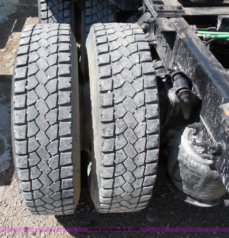 image for item E3301 2000 Sterling LT9513 semi truck