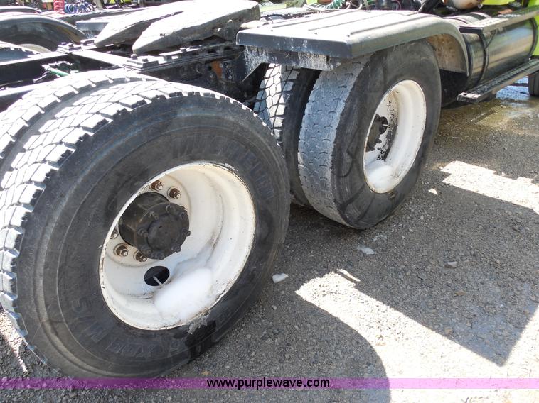 image for item E3301 2000 Sterling LT9513 semi truck