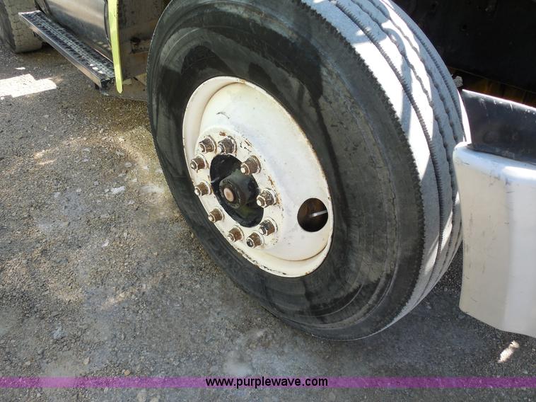 image for item E3301 2000 Sterling LT9513 semi truck