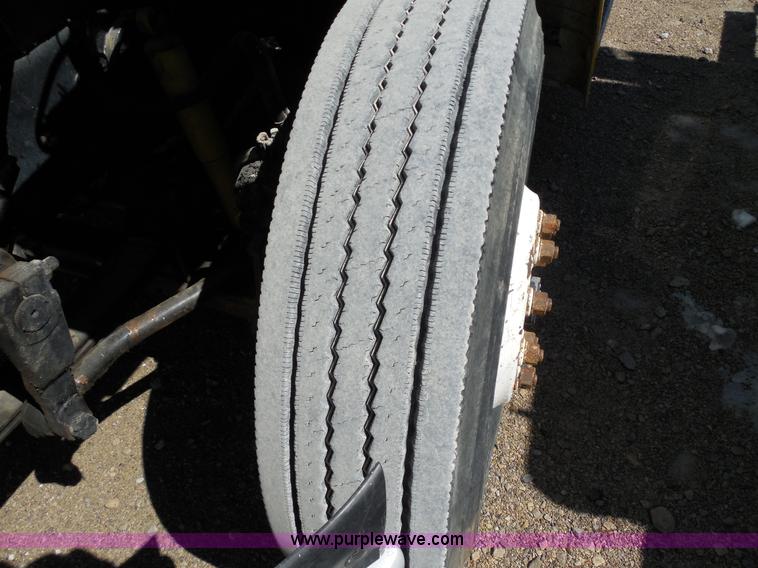 image for item E3301 2000 Sterling LT9513 semi truck