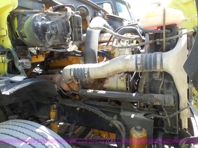 image for item E3301 2000 Sterling LT9513 semi truck