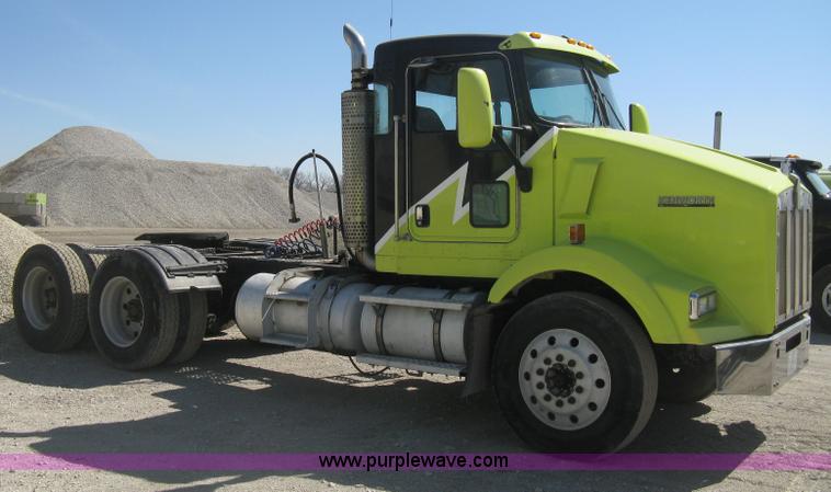 image for item E3302 1998 Kenworth T802SH semi truck