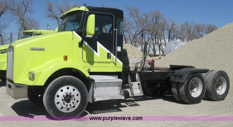 image for item E3302 1998 Kenworth T802SH semi truck