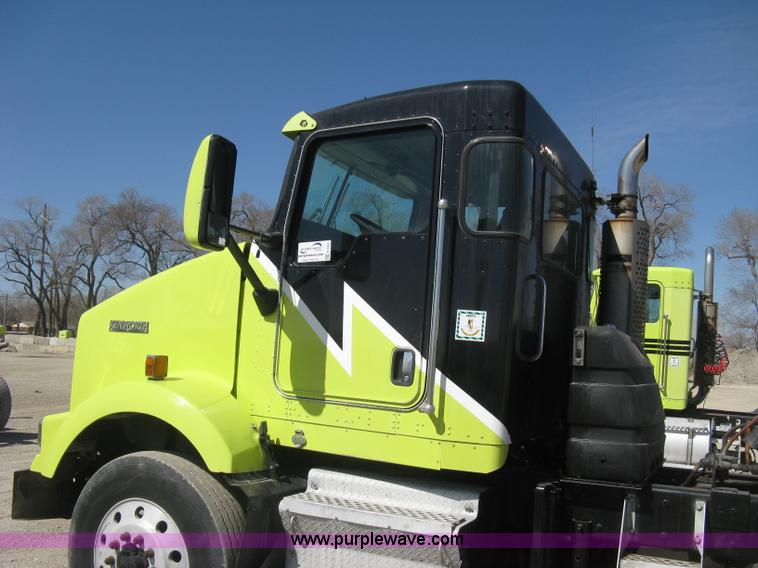 image for item E3302 1998 Kenworth T802SH semi truck