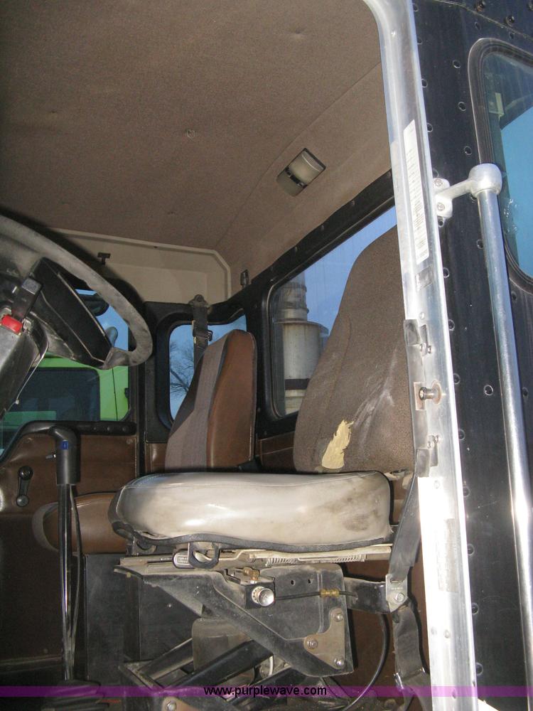 image for item E3302 1998 Kenworth T802SH semi truck